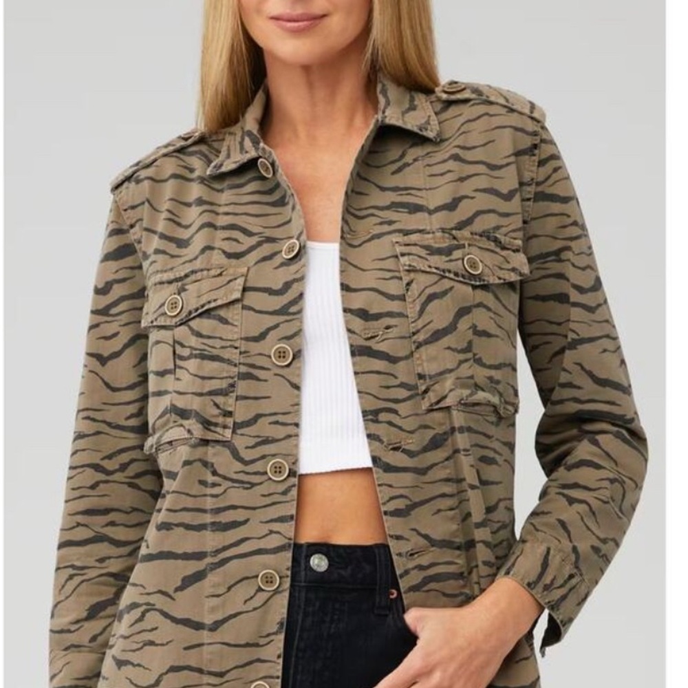 Pistola Utility Jacket with Safari Style and Fitted Silhouette